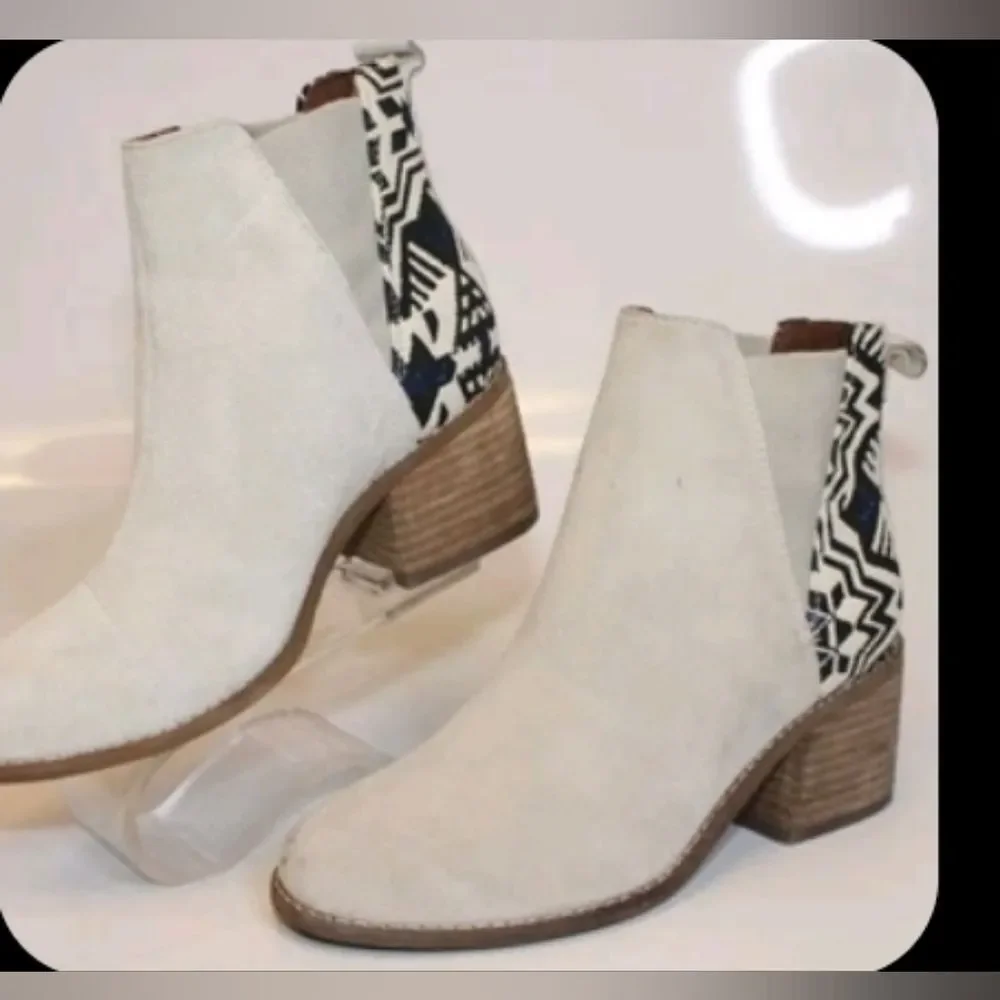 NEW TOMS GEOMETRIC Esme Bone Beige Gray Black Ankle Chelsea Pattern Boots 6